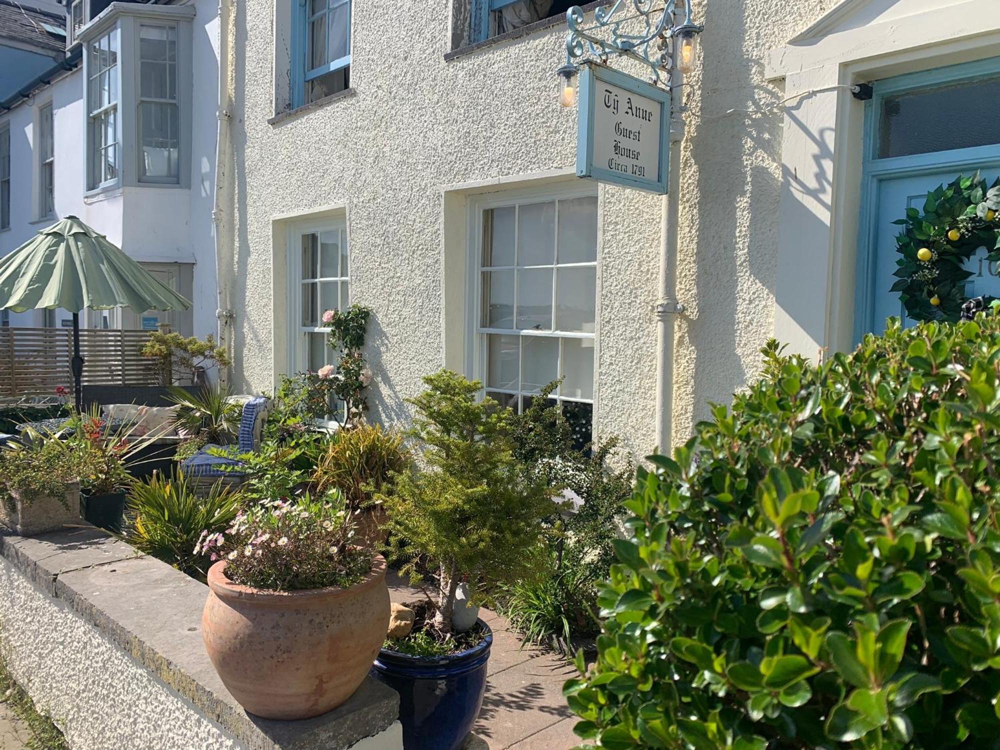 The Suites At Ty Anne Beaumaris Exterior foto
